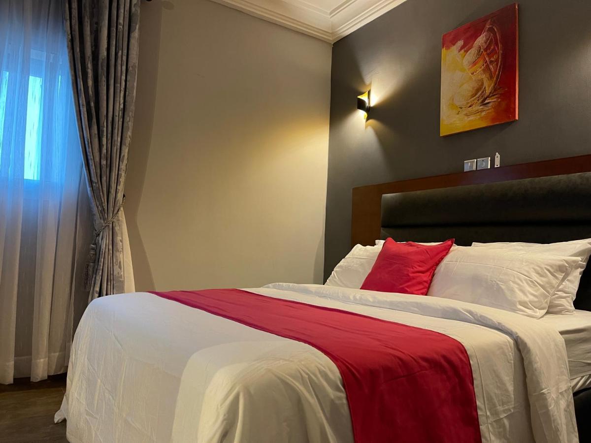 La Rochelle Hotel Yaounde Exterior photo