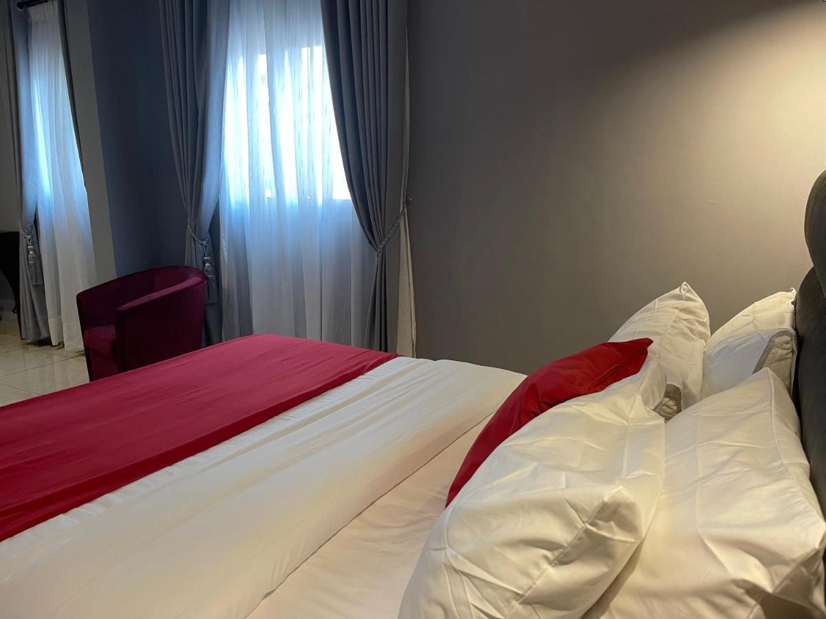 La Rochelle Hotel Yaounde Exterior photo