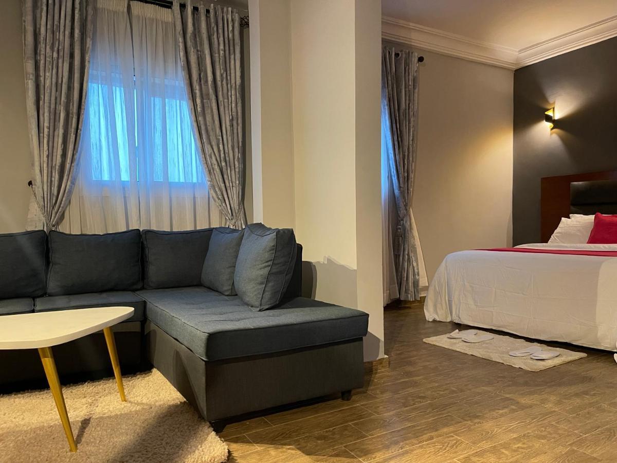 La Rochelle Hotel Yaounde Exterior photo